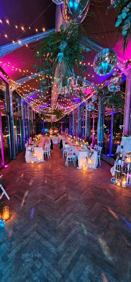 Traumhafte Location Badehaus Saller Tolles Ambiente einer Party mit DJ Ronny LE.